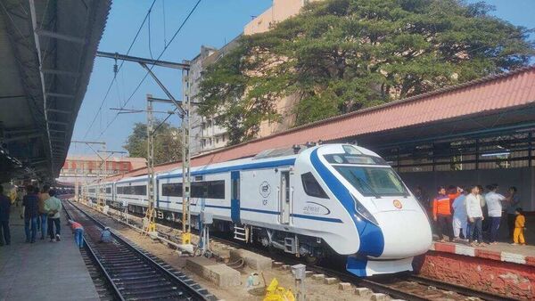 Central Railway Enhances Speed of CSMT-Shirdi Vande Bharat Train, Reducing Travel Time by 30 Minutes